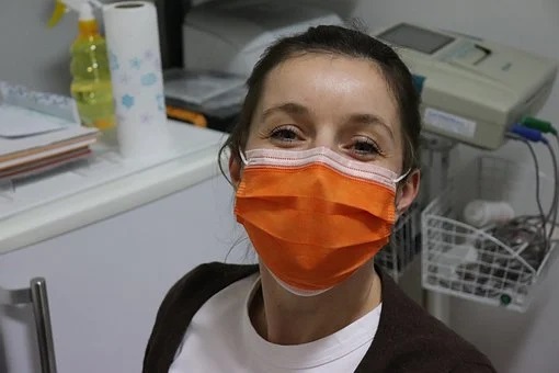 Снимать ограничения по коронавирусу начали в Якутии