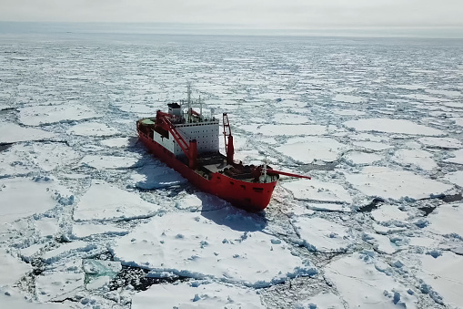 В «Росатоме» рассказали о причинах затора в Арктике