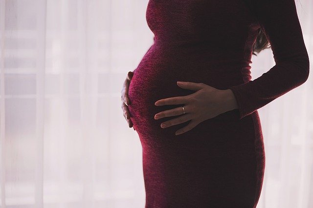  Будущих мам избавят от бюрократии с родовыми сертификатами