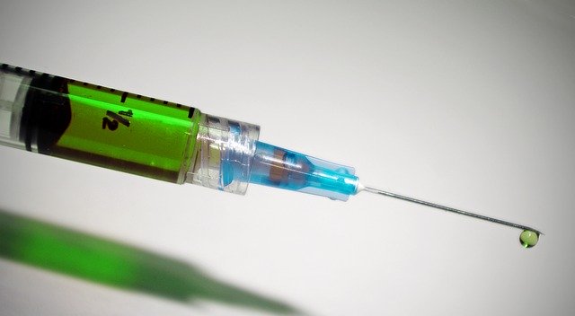 Медики назвали дату начала применения вакцины от коронавируса