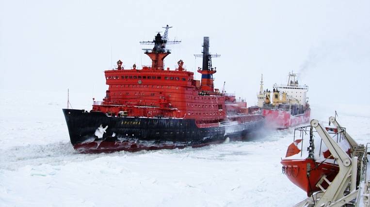 Атомный ледокол «Арктика» вышел в акваторию Севморпути
