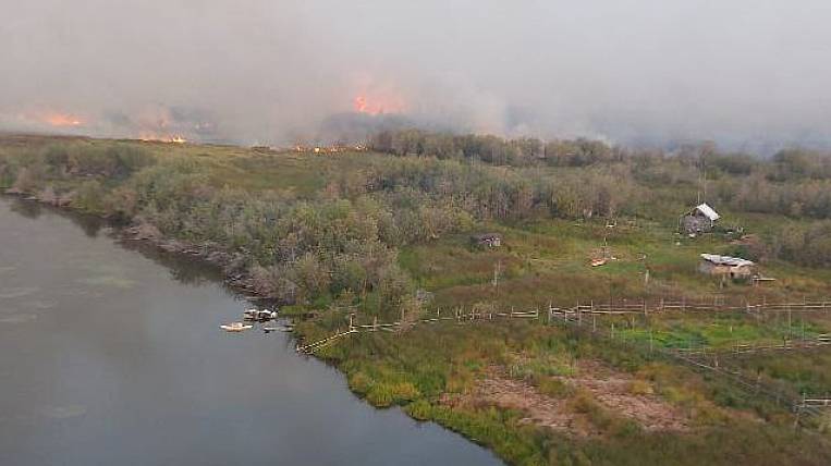 Лесные пожары захватывают новые площади в Якутии