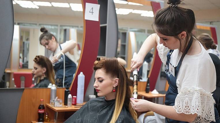 Ежедневную дезинфекцию магазинов и парикмахерских начнут в Приморье