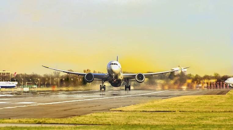 Правительство обсудит варианты создания авиакомпании для ДФО