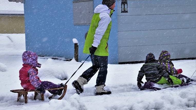 Из-за циклона зимние каникулы на Камчатке начнутся раньше
