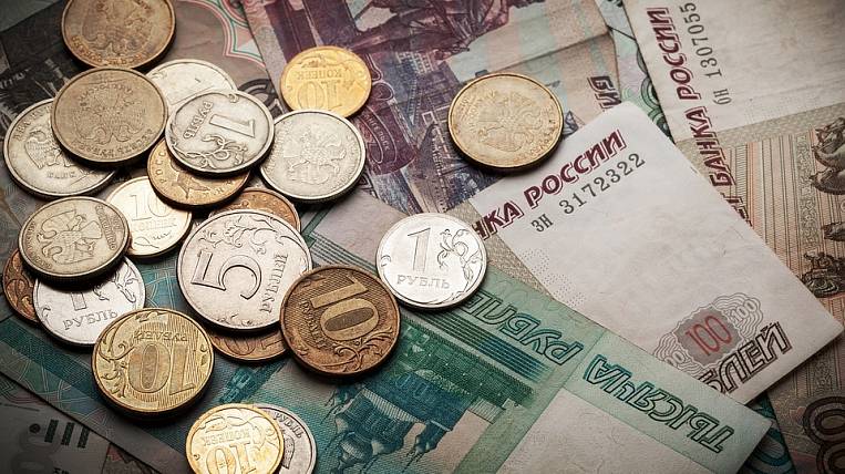 Российские компании намерены урезать зарплаты из-за кризиса
