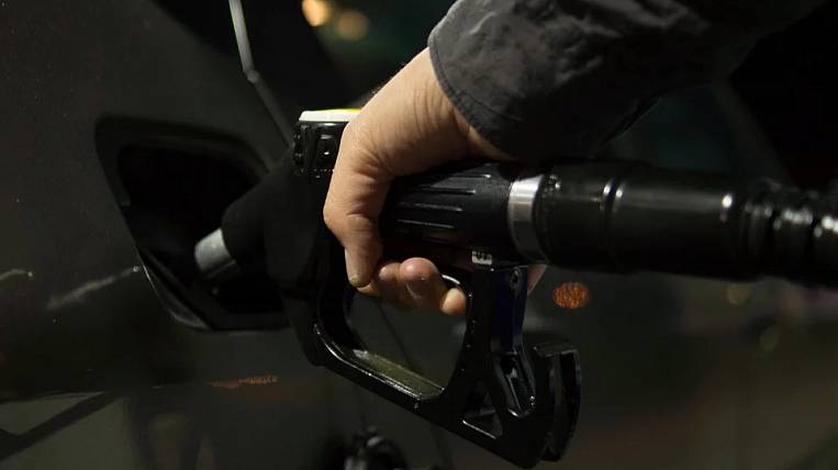 Бензин на оставшийся без топлива Кунашир завезут к концу года