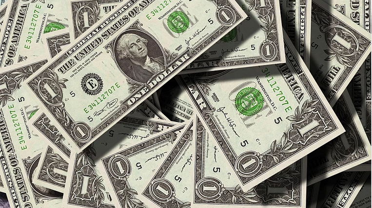 Эксперт предсказывал рост курса доллара в России до 200 рублей