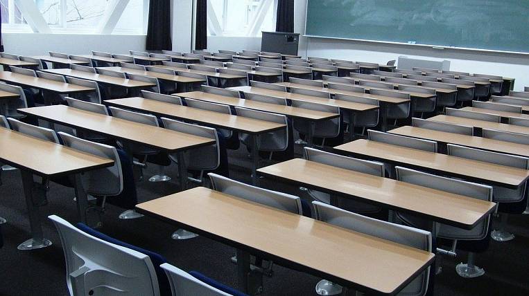 Сразу 19 школ получили сообщения о минировании на Сахалине
