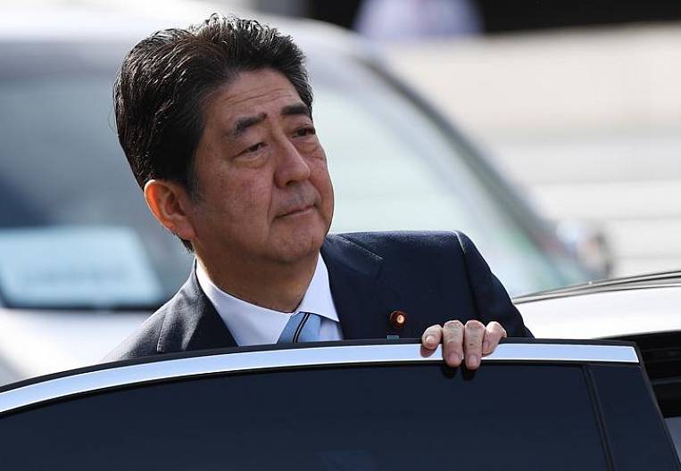 Внеочередные выборы в Японии: Абэ идет ва-банк