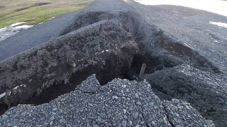 Режим ЧС ввели из-за обрушения плотины в поселке Якутии