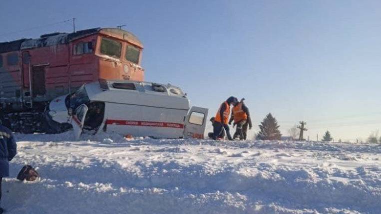 Машина «скорой помощи» попала под локомотив в Комсомольске-на-Амуре