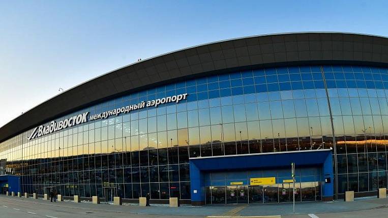 Международный аэропорт сокращает режим работы во Владивостоке