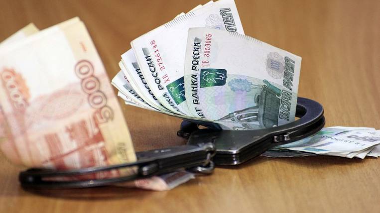 С коррупционеров в России за год взыскали 2 млрд рублей 