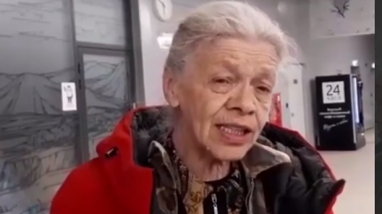 Добровольцем в зону СВО отправилась пожилая жительница Хабаровска