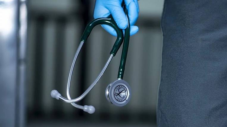 Нескольких медиков больницы Сахалина отстранили после проверки