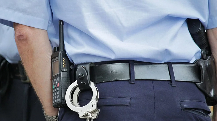 В Приморье инспекторов ДПС задержали по подозрению во взяточничестве 