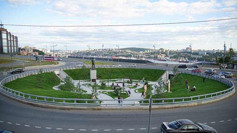 Памятник Владимиру Арсеньеву появился во Владивостоке